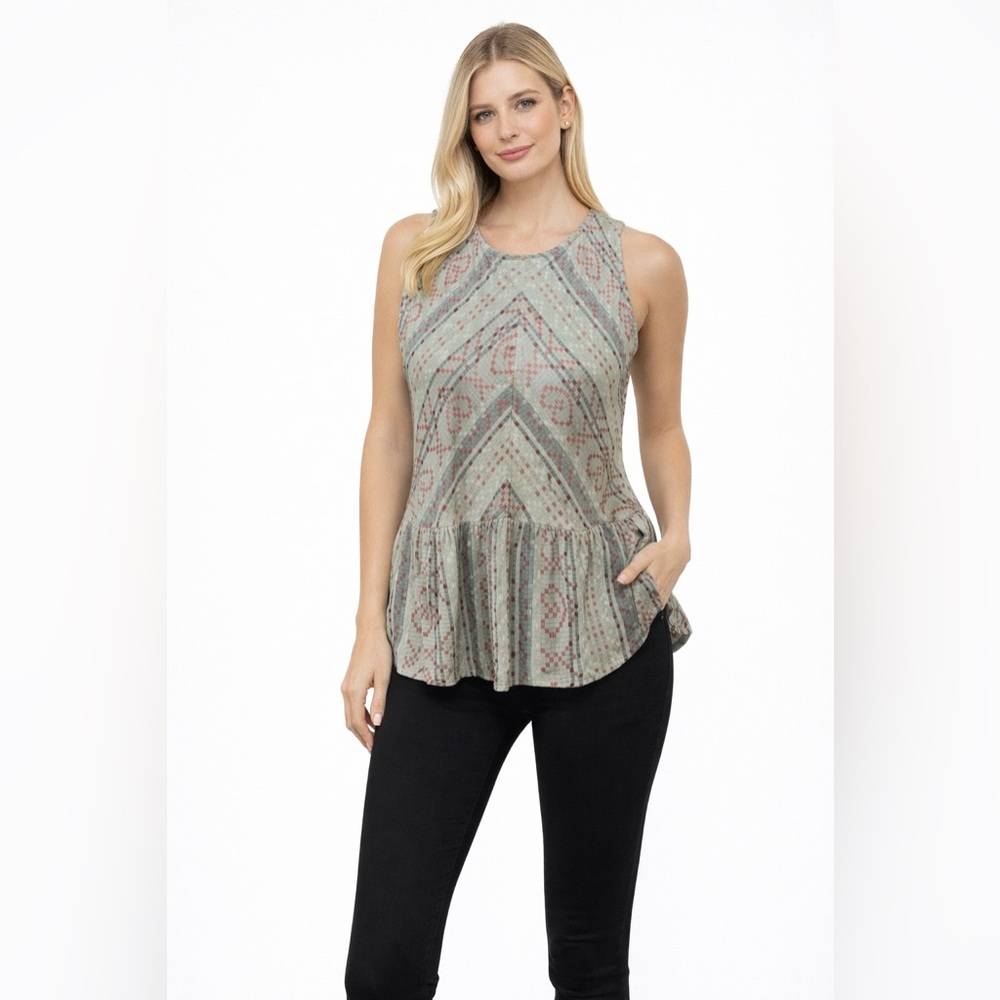 True Craft Green/Red Ruffle Tank 1 Bottom Back Closure. Size XL